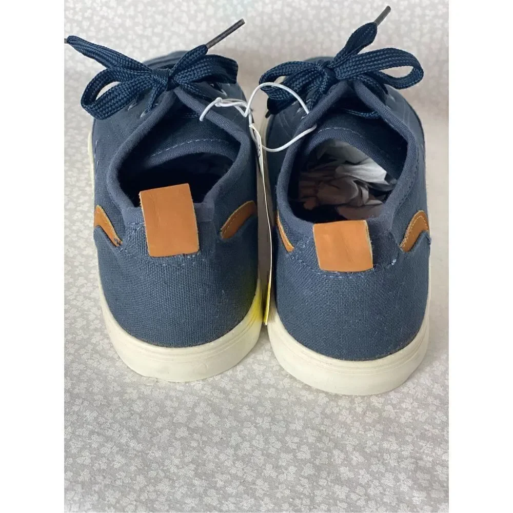LEGENDARY LACES BOYS SIZE 2M NAVY SHOES
